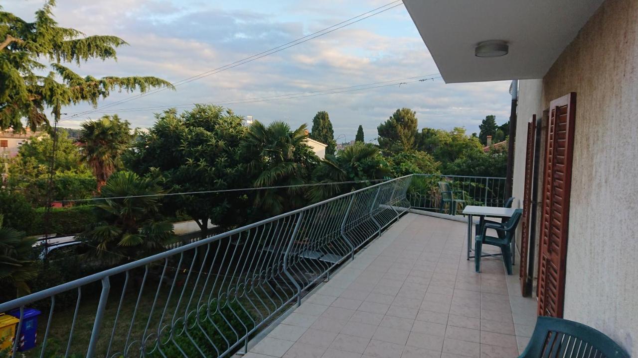 Near - Marica